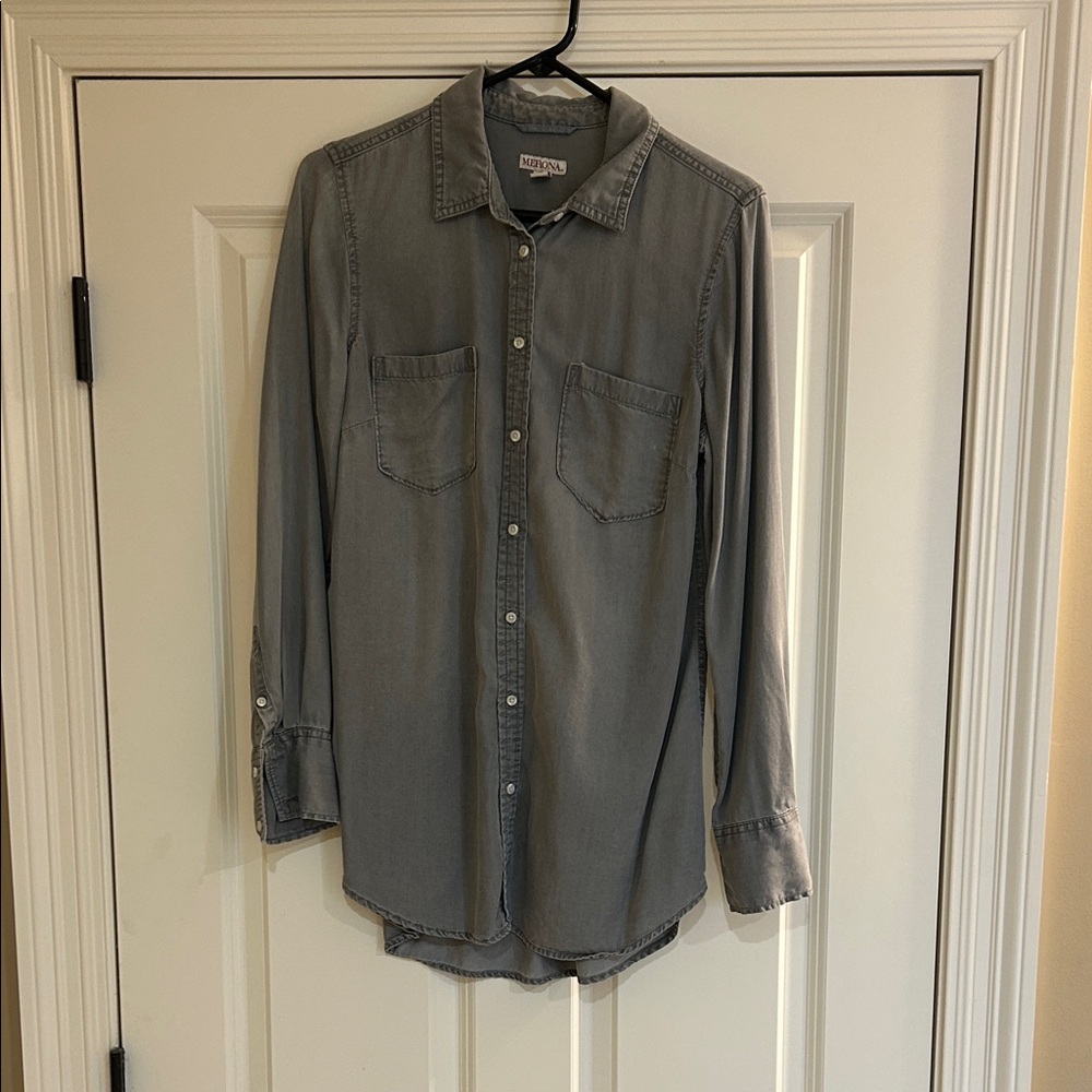 Merona Women’s Gray Button Down Shirt